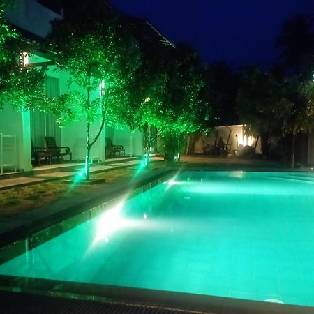 The Ritz Hikkaduwa Hotel ภายนอก รูปภาพ