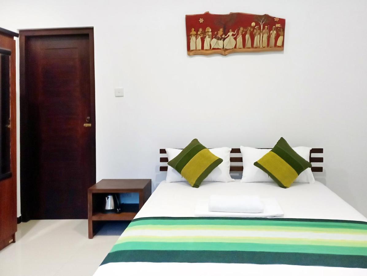 The Ritz Hikkaduwa Hotel ภายนอก รูปภาพ