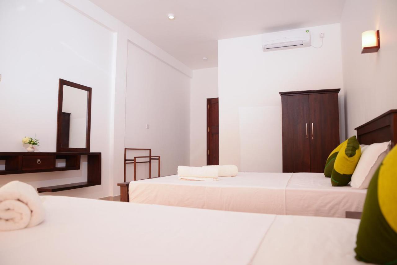 The Ritz Hikkaduwa Hotel ภายนอก รูปภาพ