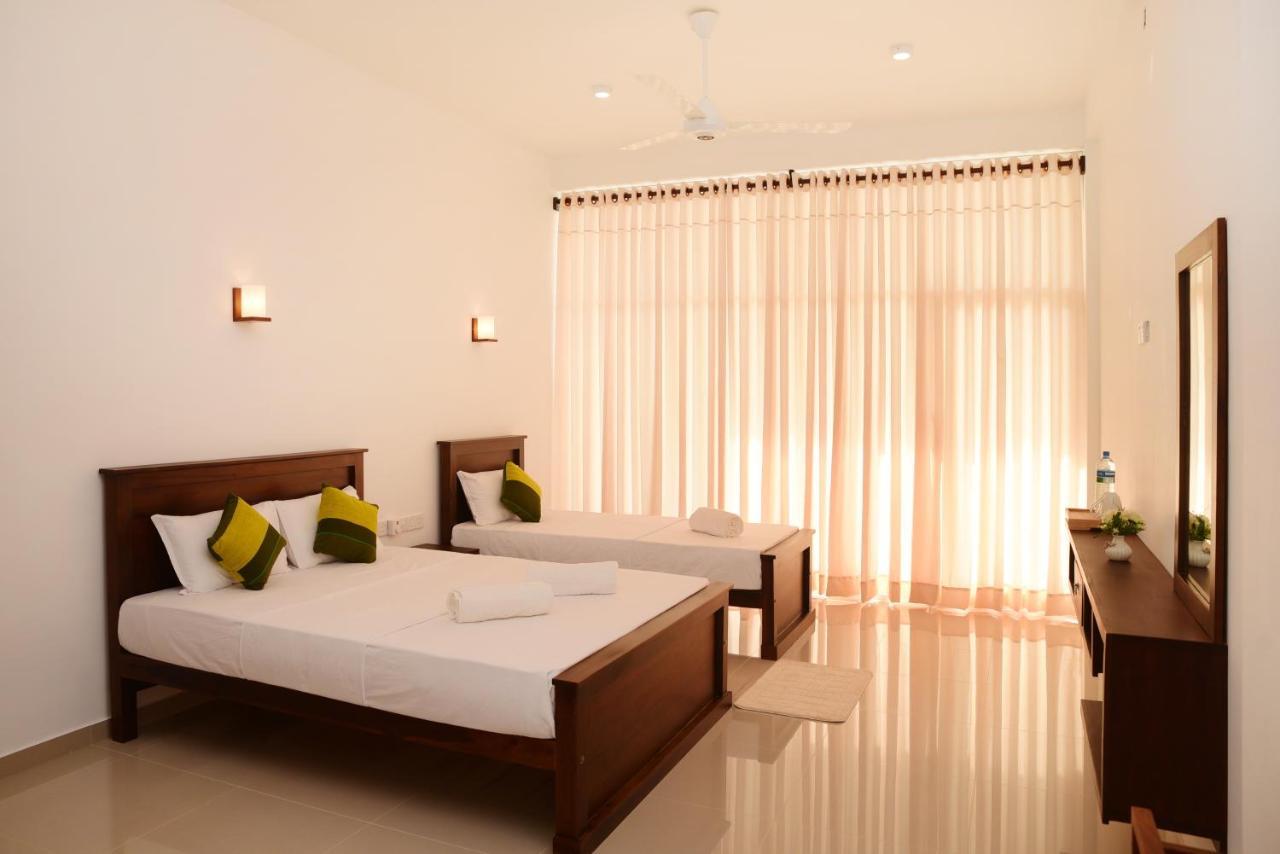 The Ritz Hikkaduwa Hotel ภายนอก รูปภาพ