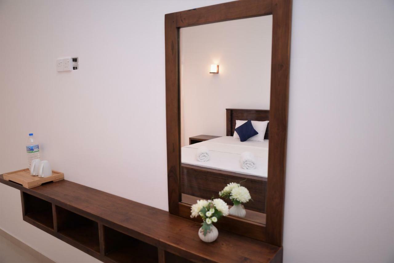 The Ritz Hikkaduwa Hotel ภายนอก รูปภาพ