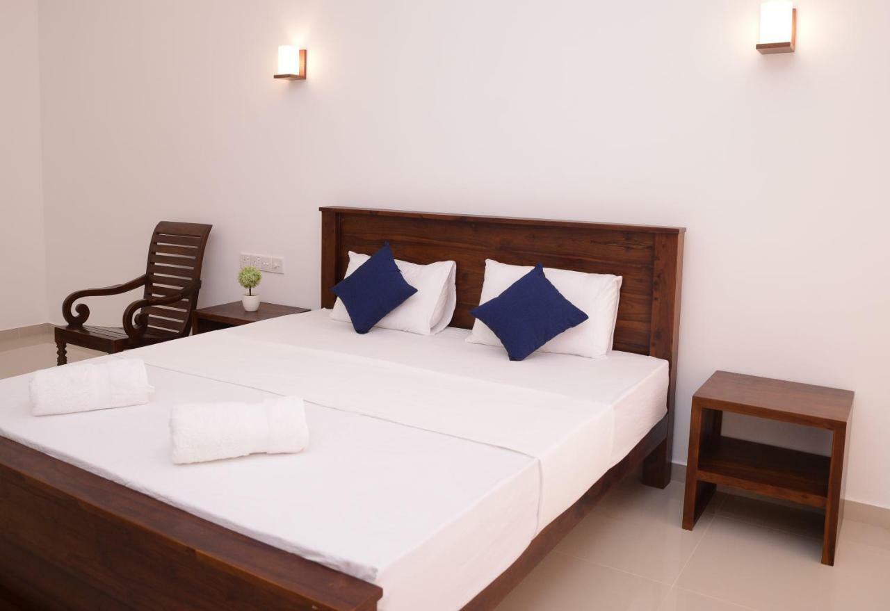 The Ritz Hikkaduwa Hotel ภายนอก รูปภาพ